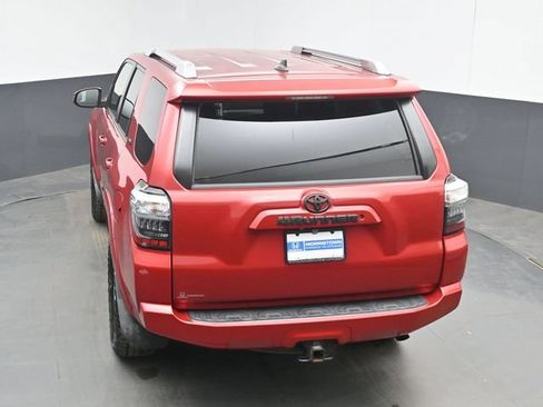 Used 2018 Toyota 4Runner SR5 AWD/4WD image 35