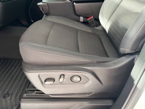 Used 2025 GMC Sierra 1500 SLE image 16