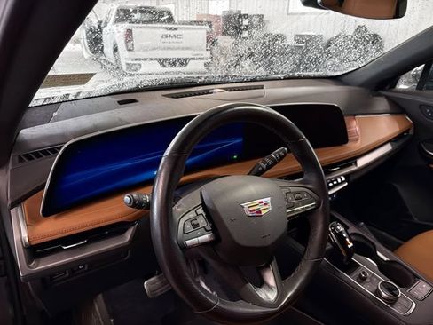 Used 2024 Cadillac XT4 Sport AWD/4WD image 8