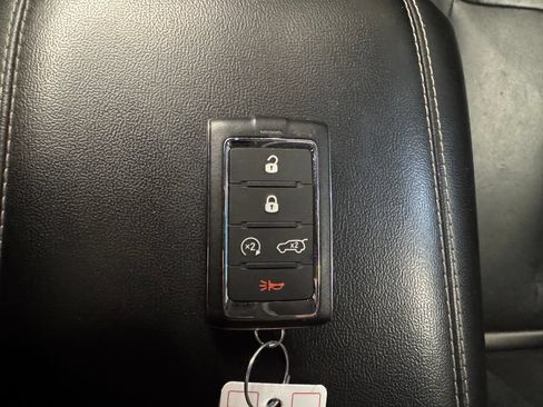 Used 2021 Jeep Grand Cherokee L Limited AWD/4WD image 17