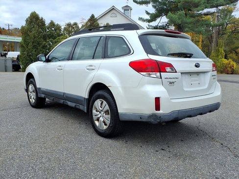 Used 2011 Subaru Outback 2.5i image 7