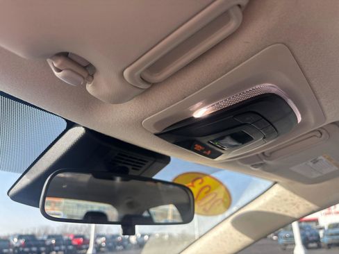 Used 2023 Toyota Corolla LE image 28