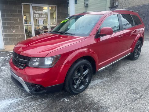 Used 2018 Dodge Journey Crossroad w/ Nav & Sun Group image 1