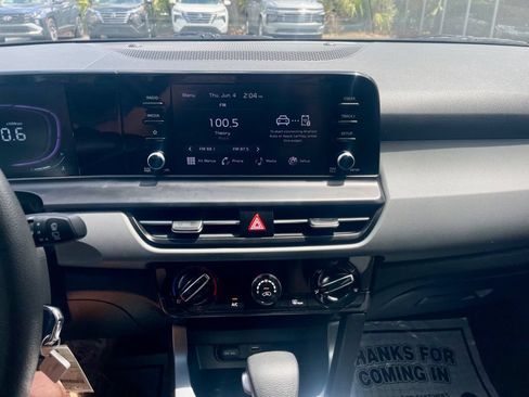 Used 2025 Kia Seltos LX AWD/4WD image 15