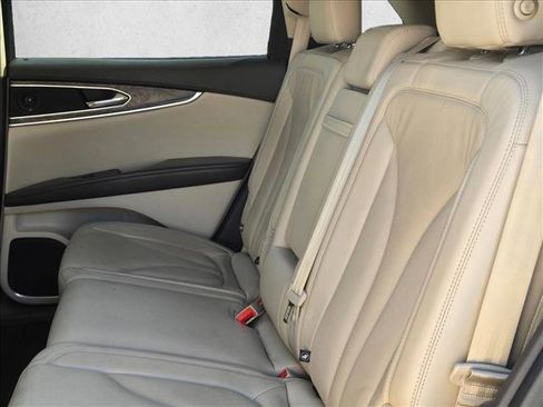 Used 2016 Lincoln MKX Reserve w/ Climate Package image 13