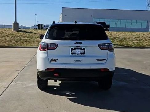 Used 2024 Jeep Compass Trailhawk image 7