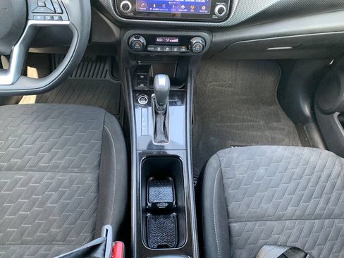 Used 2021 Nissan Kicks SV FWD image 17