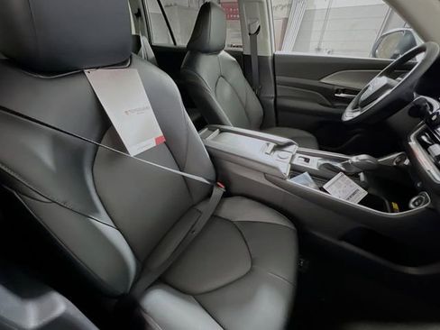 New 2026 Toyota Grand Highlander XLE image 28