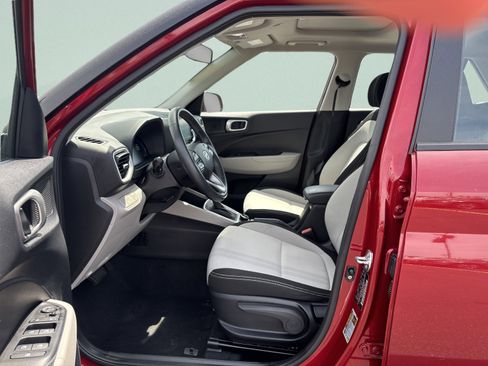 Used 2025 Hyundai Venue SEL FWD image 10