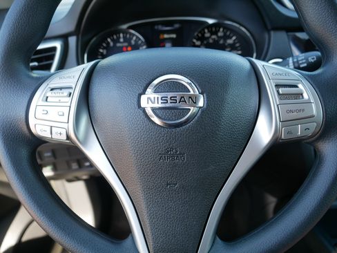 Used 2016 Nissan Rogue SV AWD/4WD image 25
