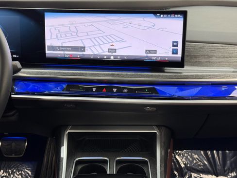 Used 2023 BMW i7 xDrive60 w/ Executive Package 2 AWD/4WD image 24