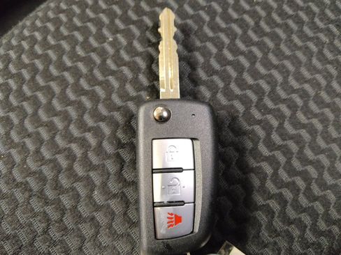 Used 2017 Nissan Rogue Sport S image 32