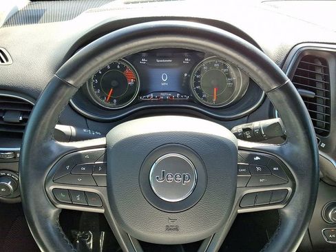 Used 2020 Jeep Cherokee Trailhawk w/ Cold Weather Group AWD/4WD image 19
