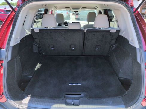 Used 2023 Nissan Rogue SV image 28