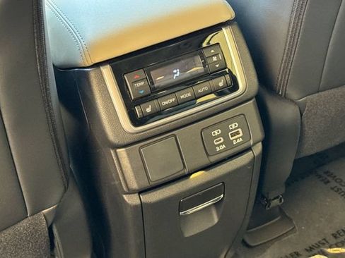 Used 2024 Subaru Ascent Limited AWD/4WD image 14