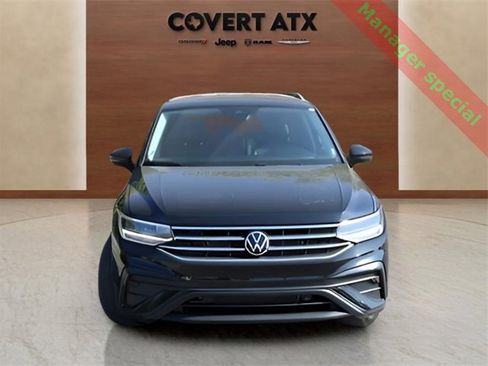 Used 2024 Volkswagen Tiguan SE image 8
