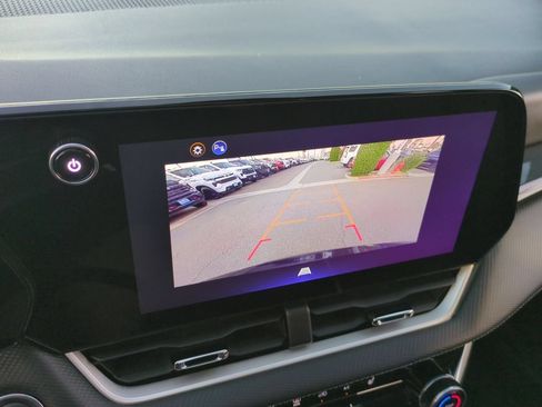Used 2025 Chevrolet Equinox LT FWD image 15