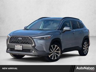 Used 2023 Toyota Corolla Cross XLE video 1