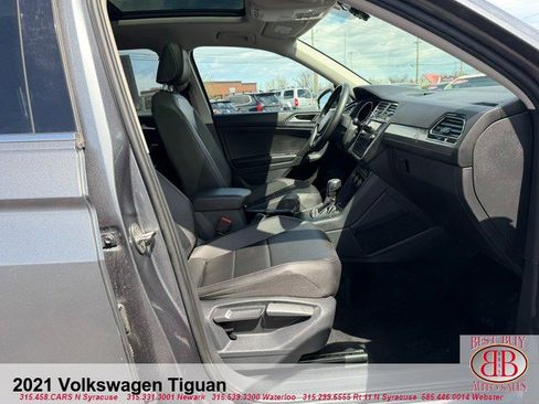 Used 2021 Volkswagen Tiguan SE FWD image 12