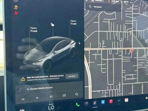 Used 2021 Tesla Model Y Long Range image 15