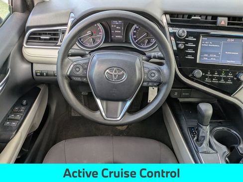 Used 2018 Toyota Camry L image 18