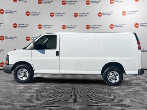 Used 2014 Chevrolet Express 3500 RWD image 2