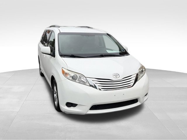 Used 2016 Toyota Sienna LE FWD image 37