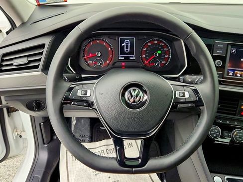 Used 2020 Volkswagen Jetta SE w/ SE Cold Weather Package FWD image 13