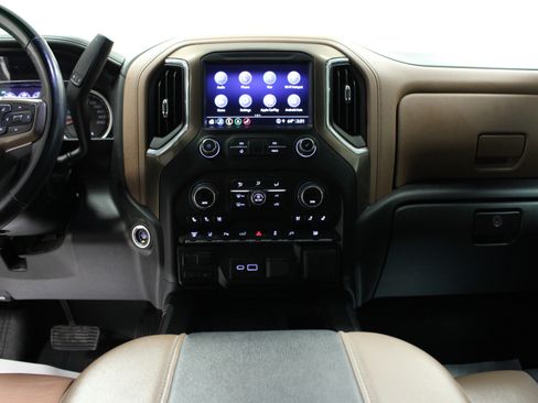 Used 2023 Chevrolet Silverado 2500 High Country w/ Safety Package II image 18