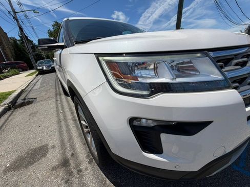 Used 2018 Ford Explorer XLT w/ Equipment Group 202A AWD/4WD image 7