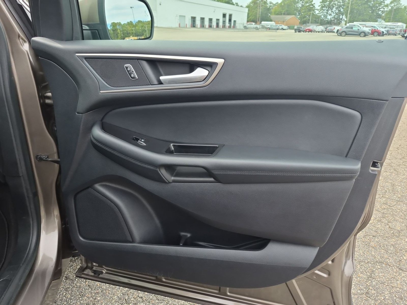 Used 2019 Ford Edge SEL w/ Equipment Group 201A FWD image 27