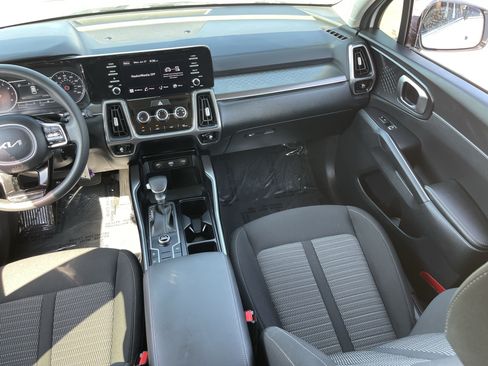 Used 2022 Kia Sorento LX FWD image 14
