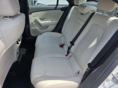 Used 2025 Mercedes-Benz CLA 250 image 5