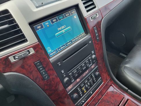 Used 2008 Cadillac Escalade Base AWD 4dr SUV image 4