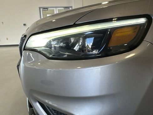 Used 2021 Jeep Cherokee Latitude Plus FWD image 11