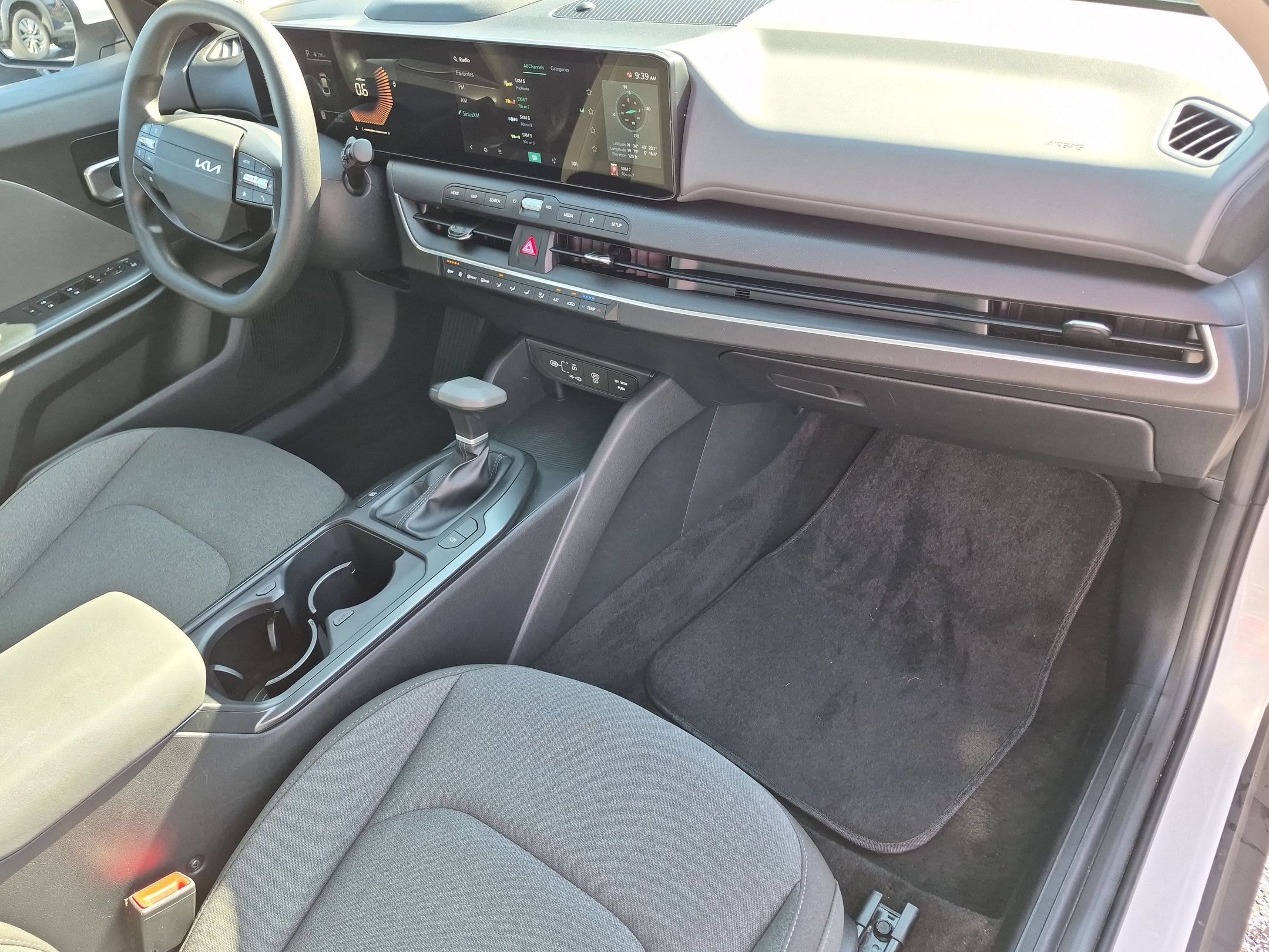 Used 2025 Kia K4 FWD image 35