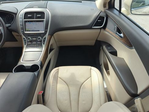 Used 2016 Lincoln MKX Reserve w/ Cargo Utility Package FWD image 16