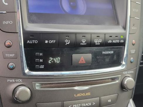 Used 2013 Lexus IS 350C w/ Luxury Pkg image 23