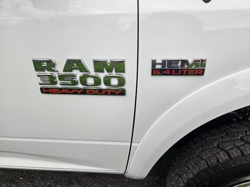 Used 2018 RAM 3500 Tradesman w/ Chrome Appearance Group AWD/4WD image 9