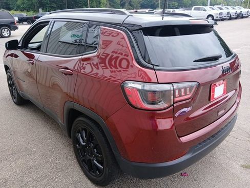 Used 2022 Jeep Compass Latitude FWD image 6