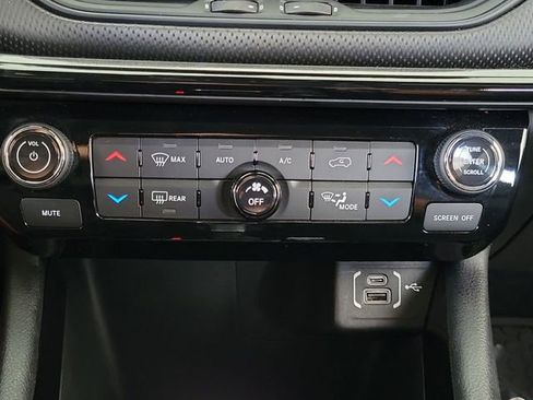 Used 2022 Jeep Compass Altitude w/ Convenience Group image 9