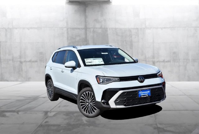 New 2027 Volkswagen Taos SE FWD image 2