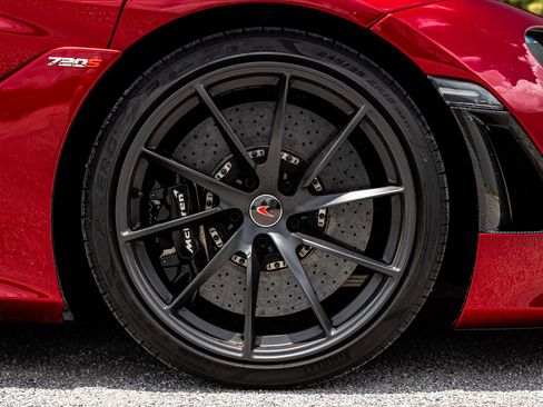 Used 2018 McLaren 720S Luxury RWD image 13