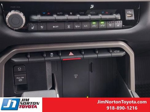 New 2026 Toyota Tundra Limited AWD/4WD image 18