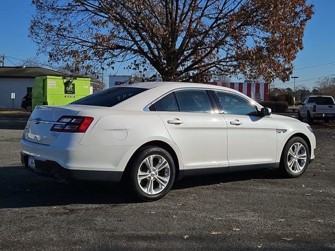 Used 2019 Ford Taurus SEL w/ Equipment Group 201A image 7