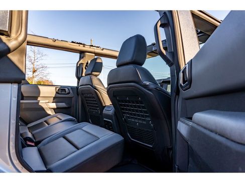 Used 2022 Ford Bronco Black Diamond image 16