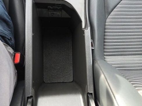 Used 2024 Toyota Camry SE image 13