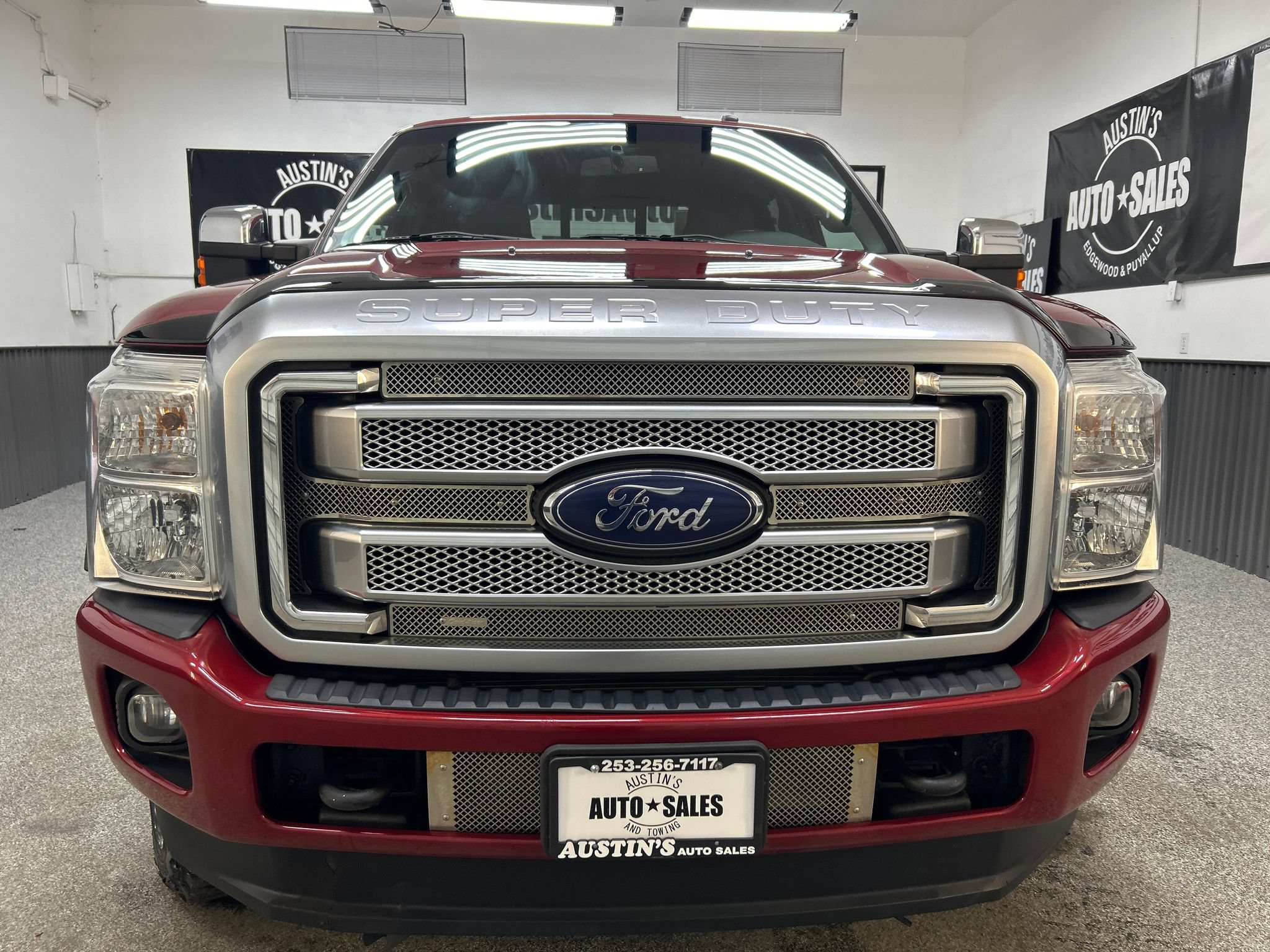 Used 2014 Ford F350 Platinum w/ Platinum Package AWD/4WD image 2