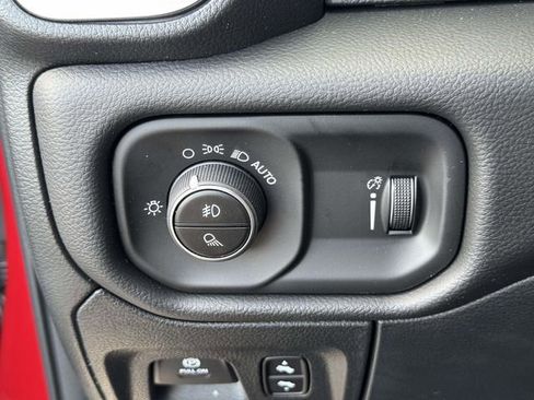 New 2026 RAM 1500 4x4 Crew Cab image 9