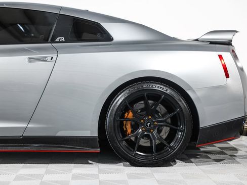 Used 2010 Nissan GT-R Premium AWD/4WD image 16